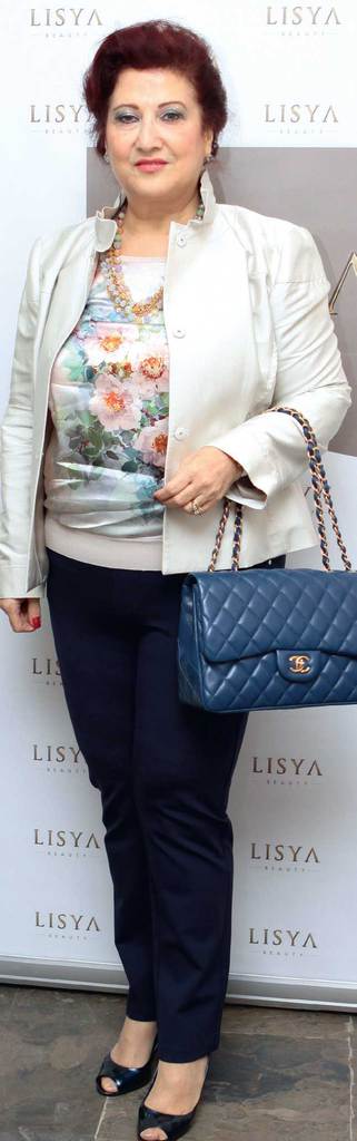 Birinci yaşını davetle kutladı