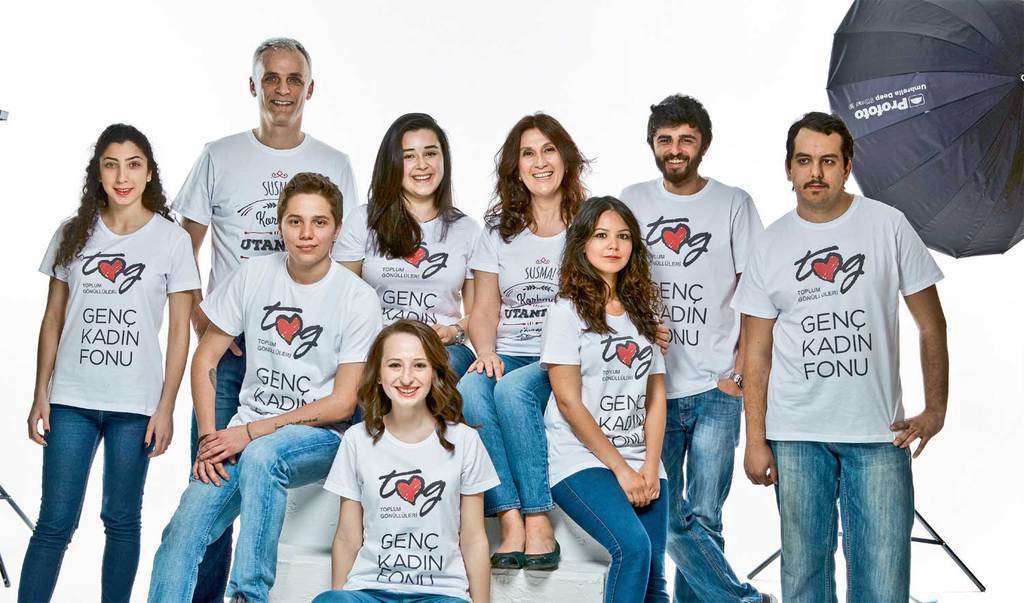 'Genç Kadın Fonu'na destek pozu