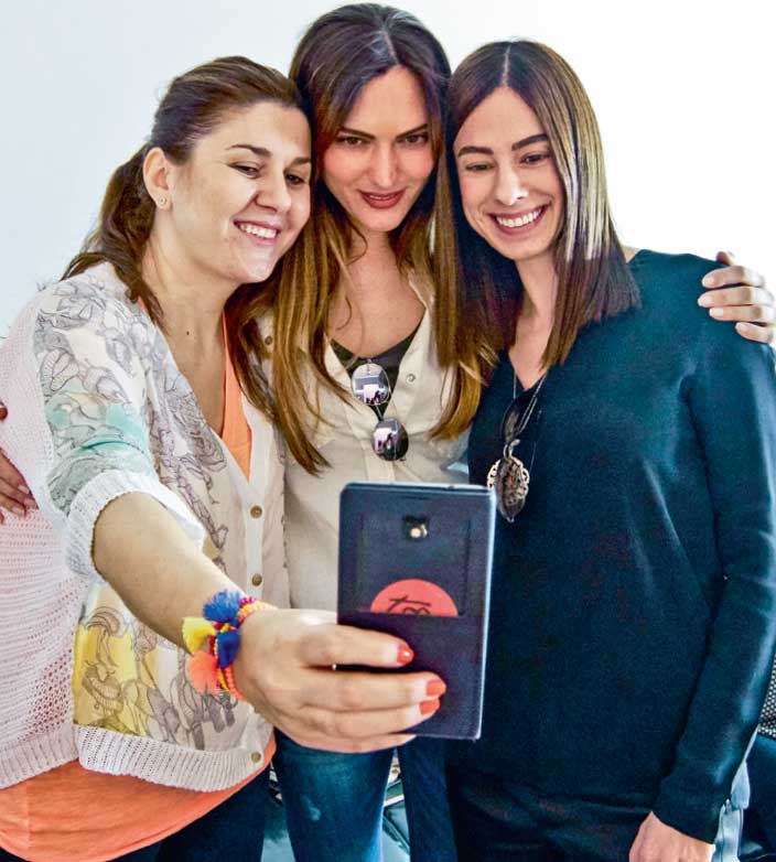 'Genç Kadın Fonu'na destek pozu