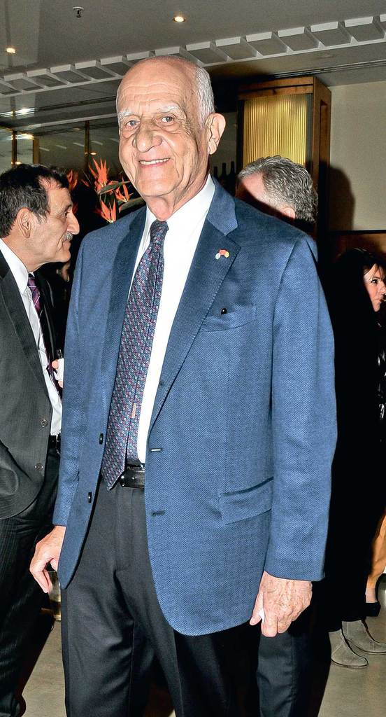 10.yılı için iki harika sergi