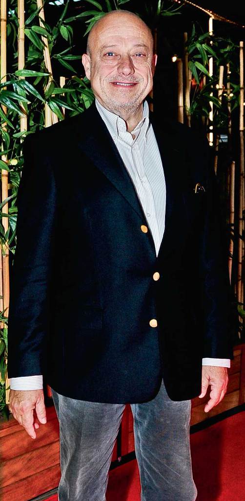 Izaka'dan renkli parti