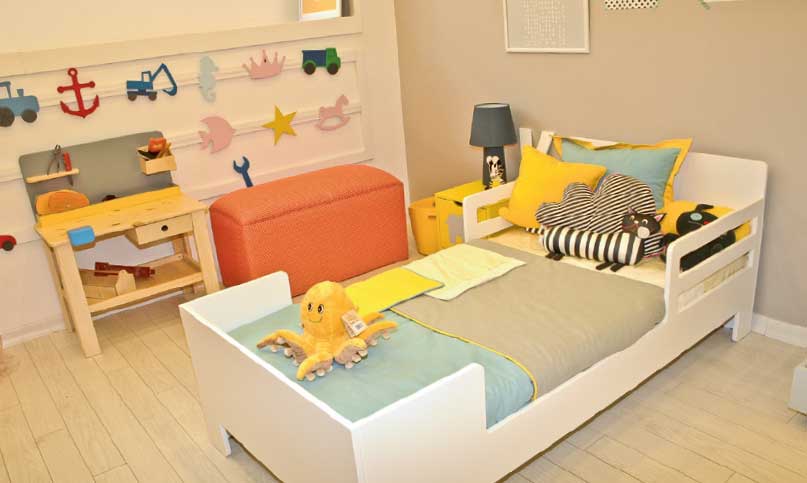 İlk mağazasını davetle açtı