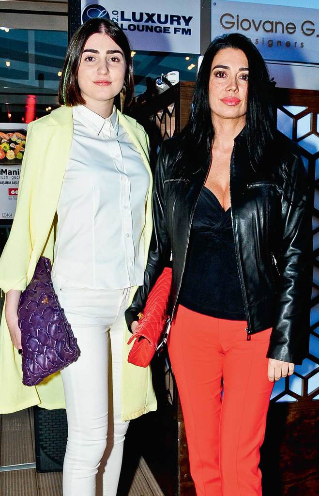 Izaka'dan renkli parti