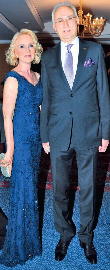 Görkemli bir düğünle evlendiler