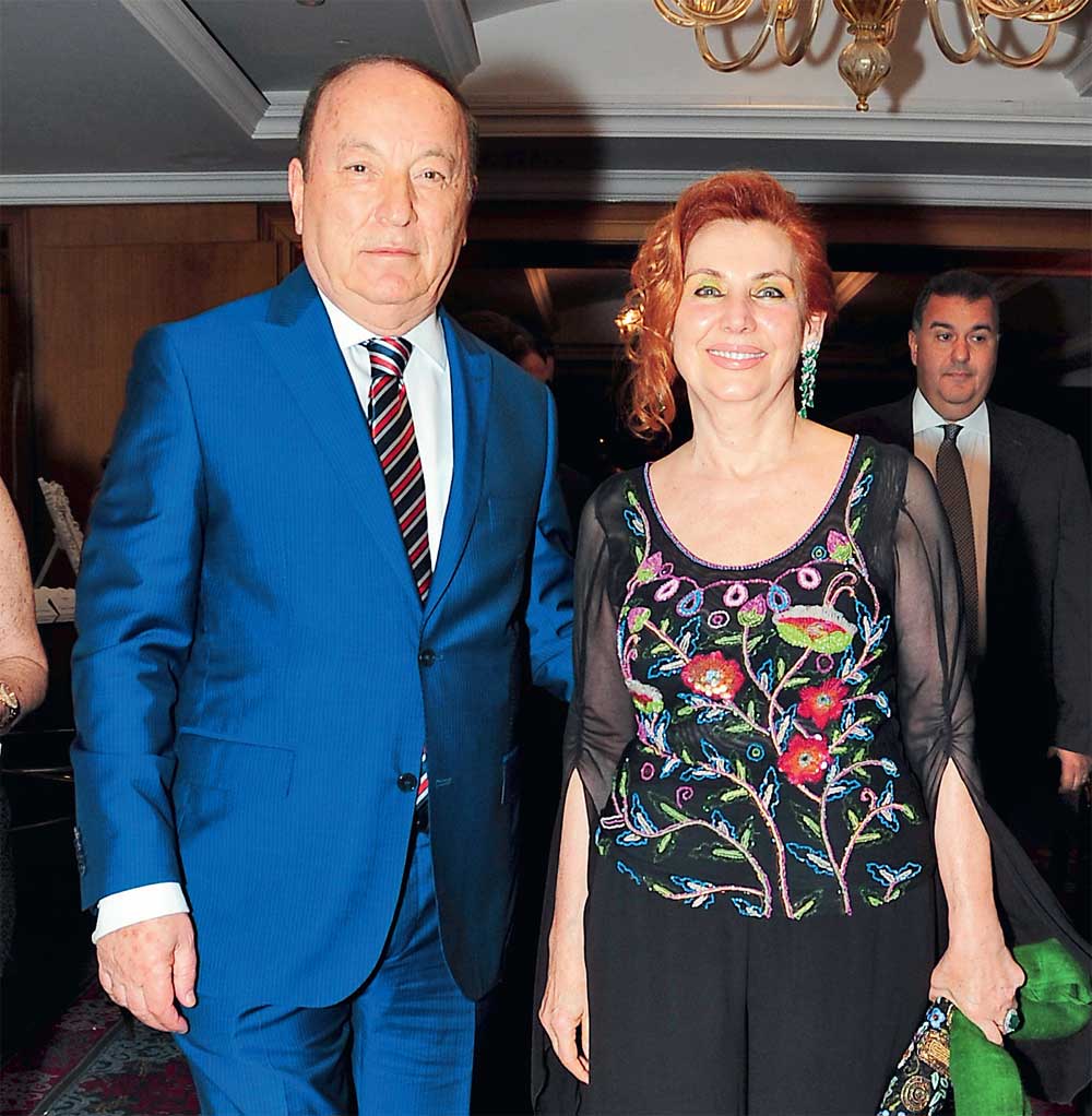 Görkemli bir düğünle evlendiler