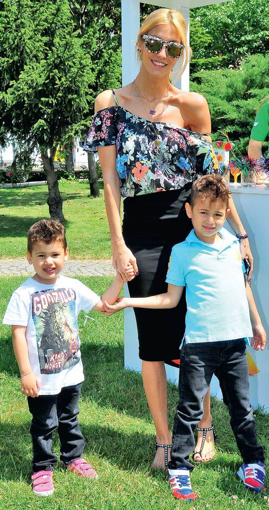 Çocuklarıyla keyifli bir gün geçirdiler