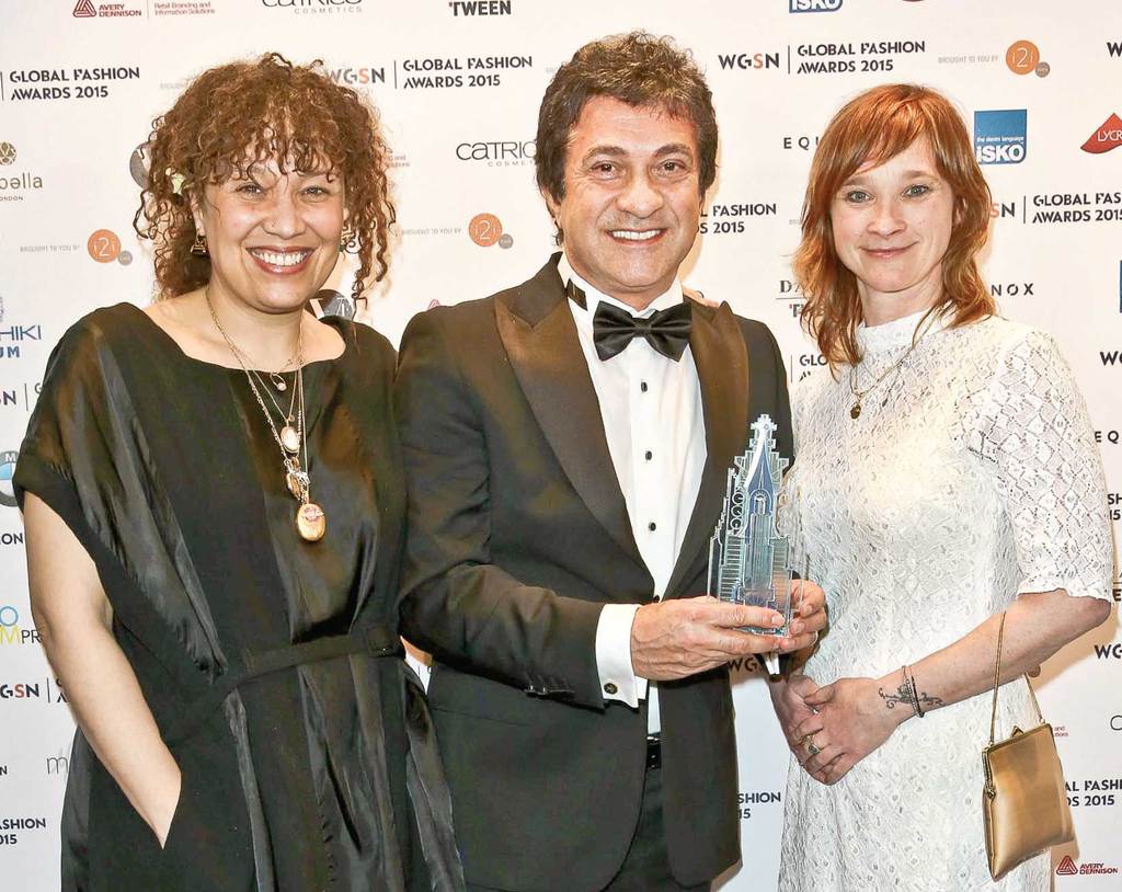 Londra'daki ödül törenine damga vurdu