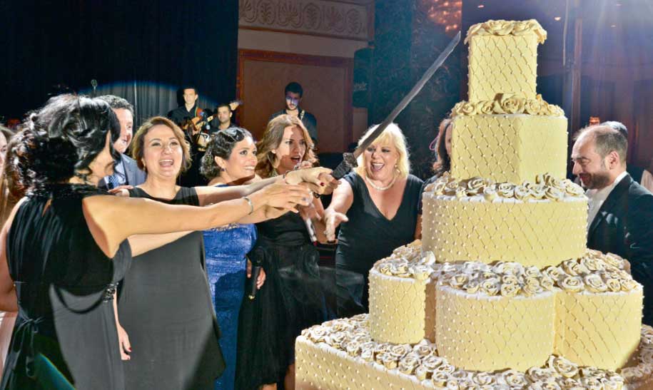 Prematüre bebekler için Gül Balosu düzenlendi