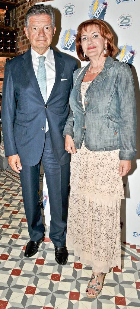 25.yılını 25 sanatçının sergisiyle kutluyor