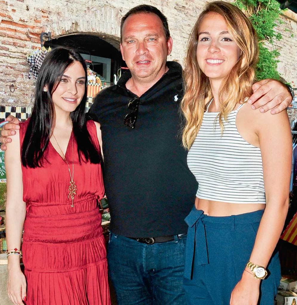 Genç kızlar için alışveriş yaptılar