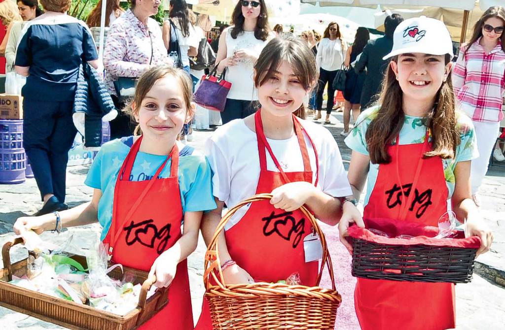 Genç kızlar için alışveriş yaptılar