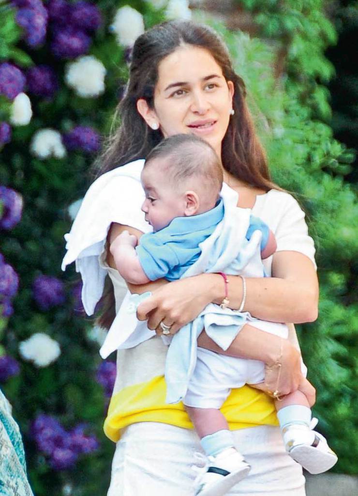 Genç kızlar için alışveriş yaptılar