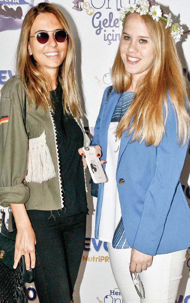 Bebek devam sütünü ünlü isimler tanıttı