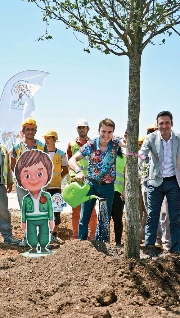 Ünlü isimler ağaç dikti