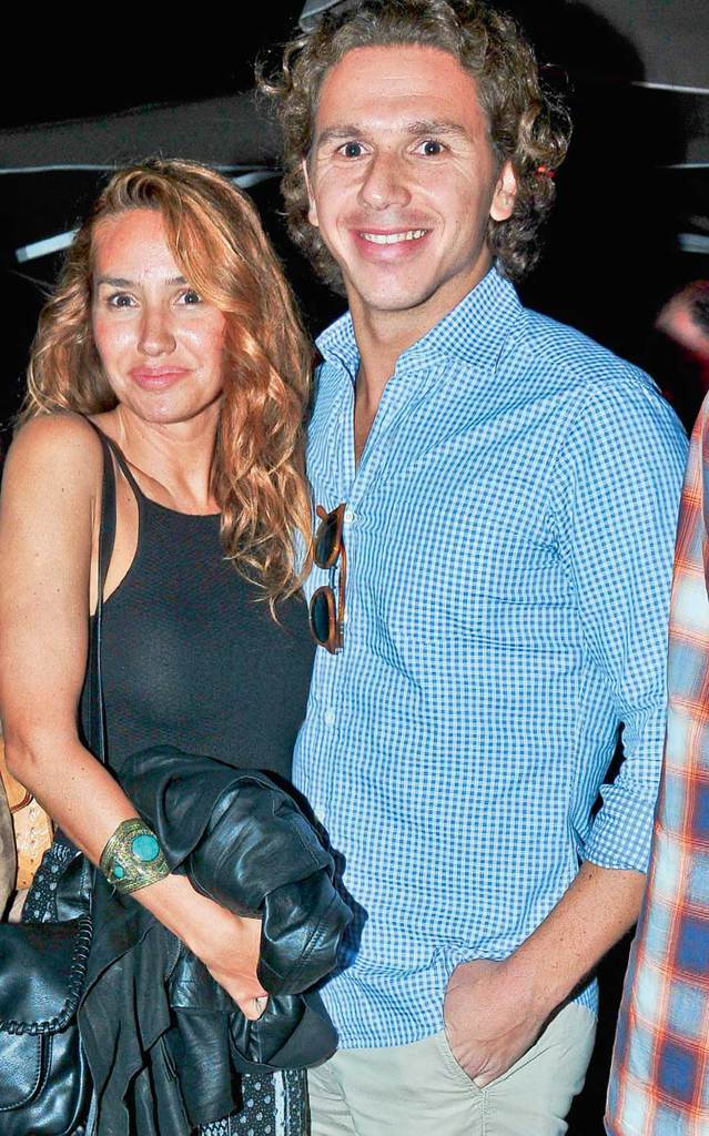 Meyve suyu partisinde eğlendiler