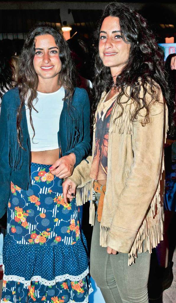 Meyve suyu partisinde eğlendiler