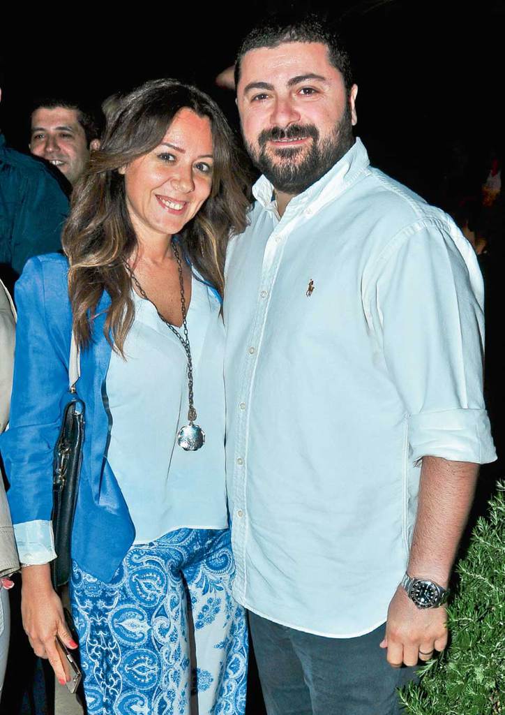 Meyve suyu partisinde eğlendiler