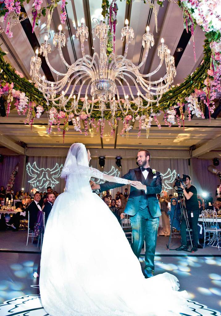 Büyük aşka romantik düğün