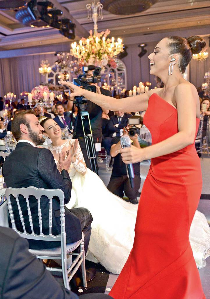 Büyük aşka romantik düğün