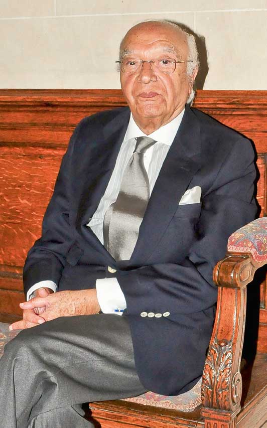 Kanserle Savaş Vakfı yararına defile