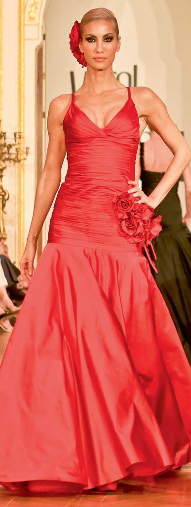 Kanserle Savaş Vakfı yararına defile