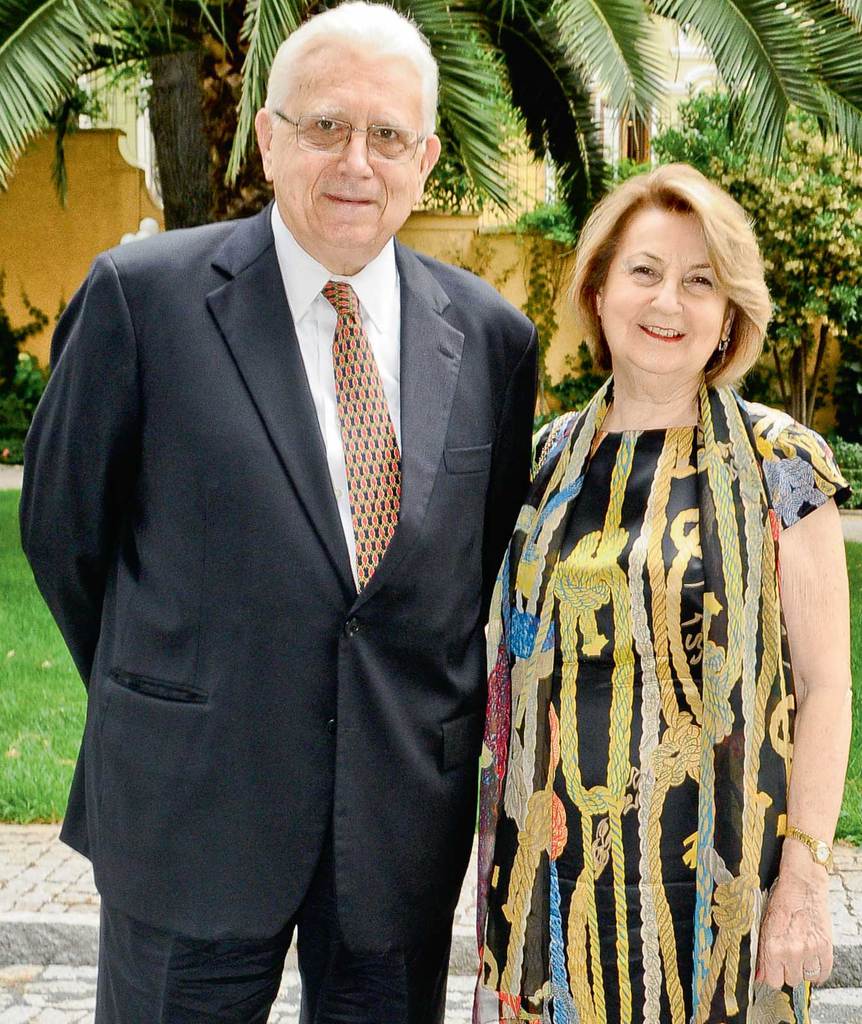 Fransız nişanı ile onurlandırıldı