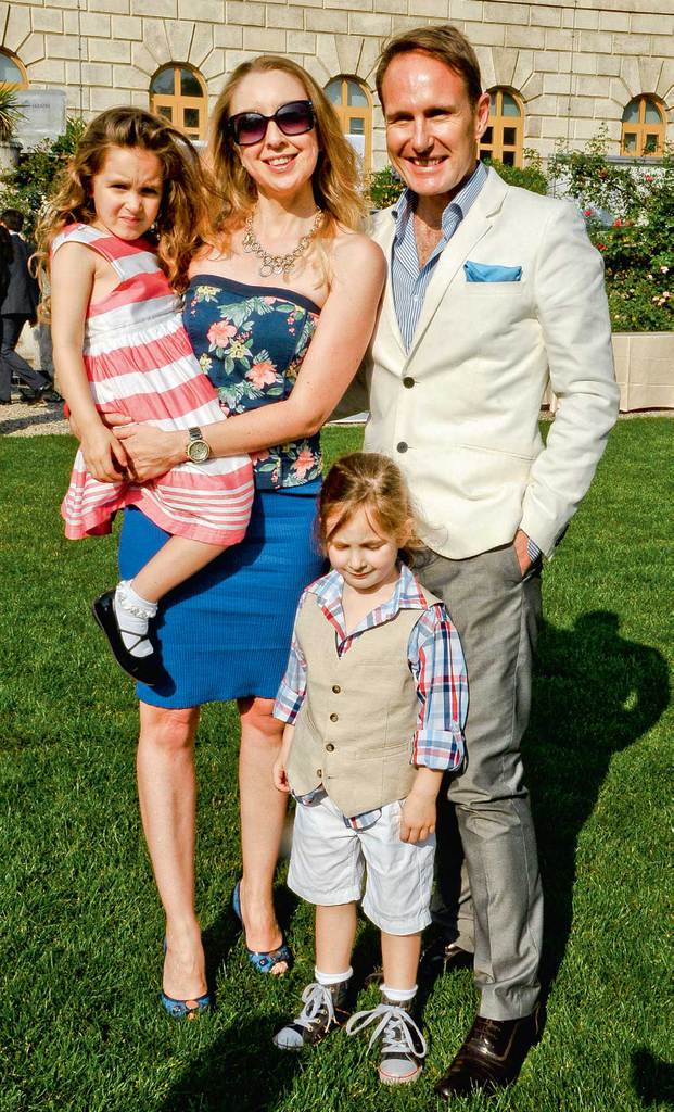 Kraliçenin doğum günü kutlandı