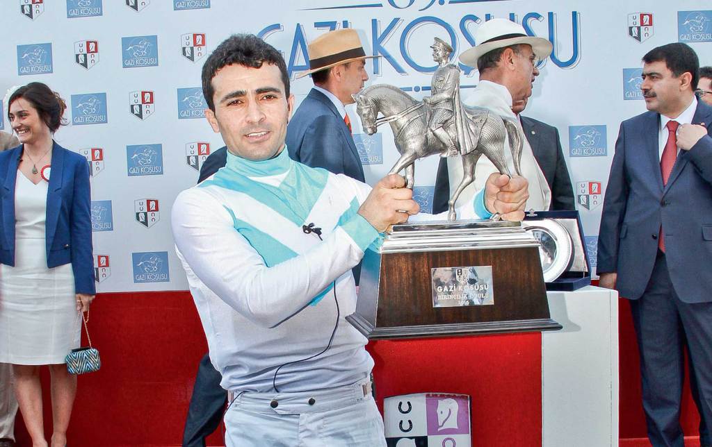 Gazi Koşusu'nu 'Renk' kazandı