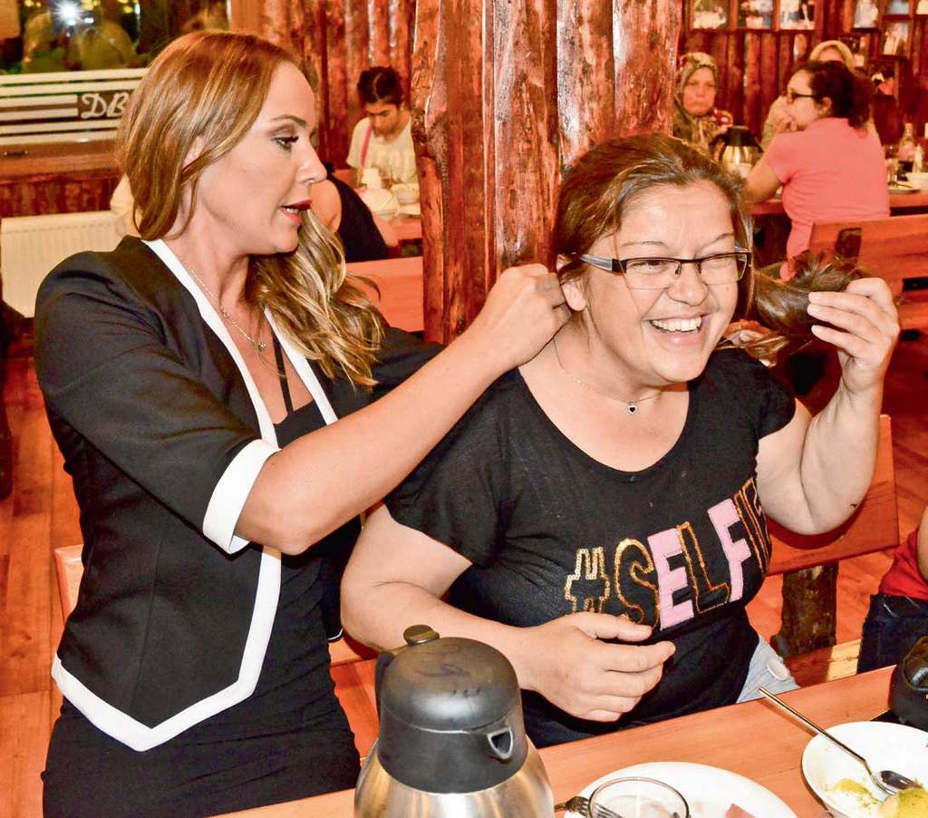 Geleneksel iftar yemeğini düzenledi