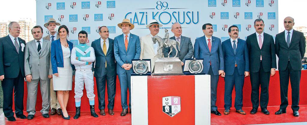 Gazi Koşusu'nu 'Renk' kazandı