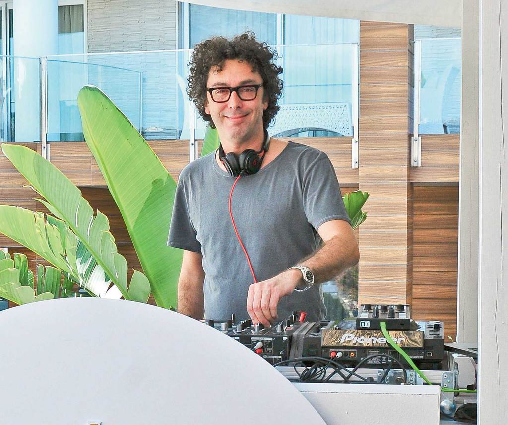 X Beach'in partisine büyük ilgi