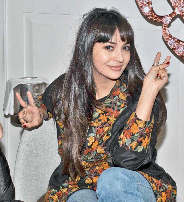 Yeni koleksiyonunu Londra'da tanıttı