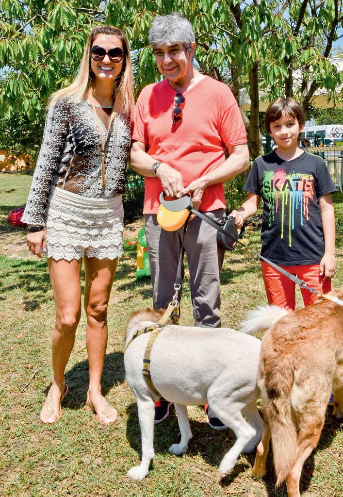 Köpek kulübüne renkli açılış