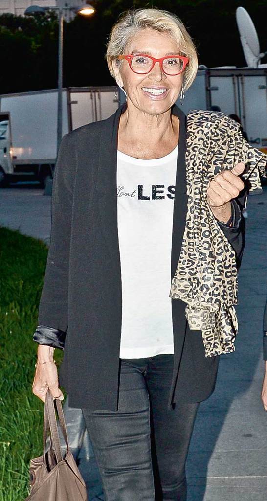 Açıkhava konserleri Ajda ile başladı