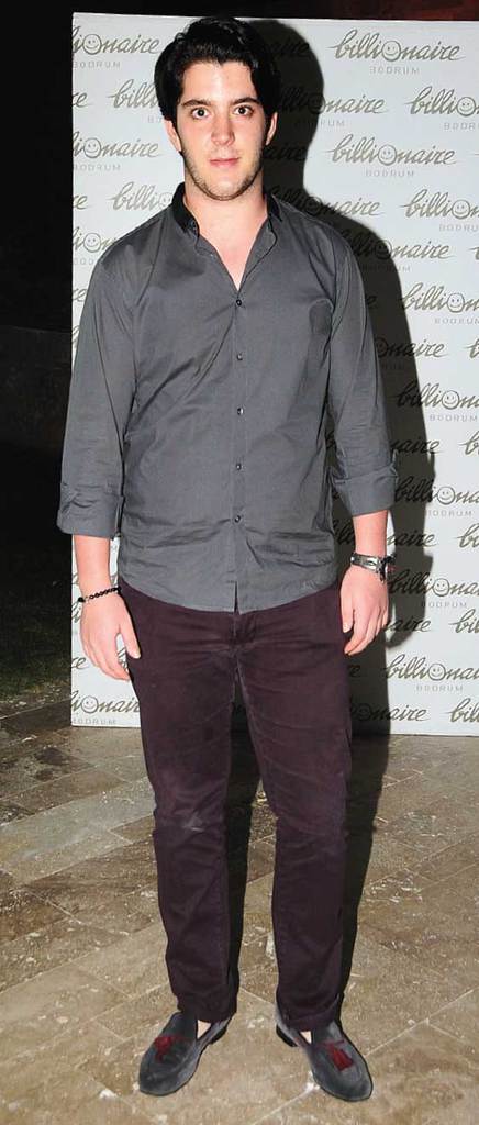 Önce yemek sonra parti