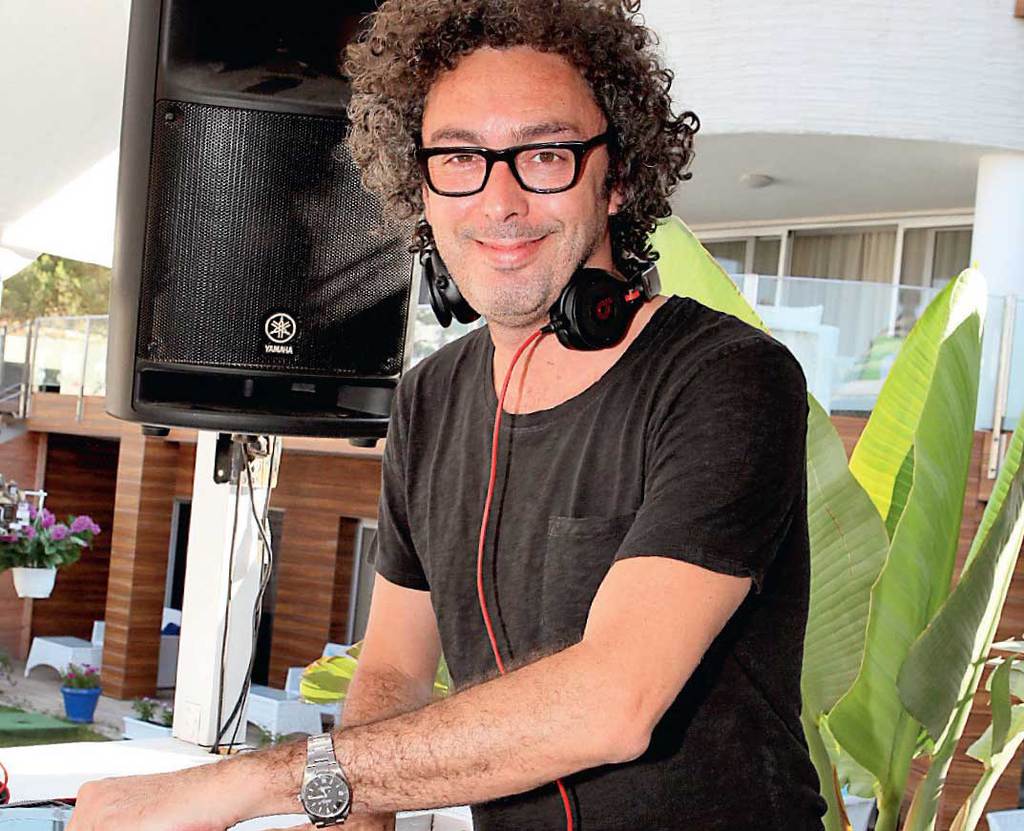 Murat Tokuz çaldı onlar eğlendi