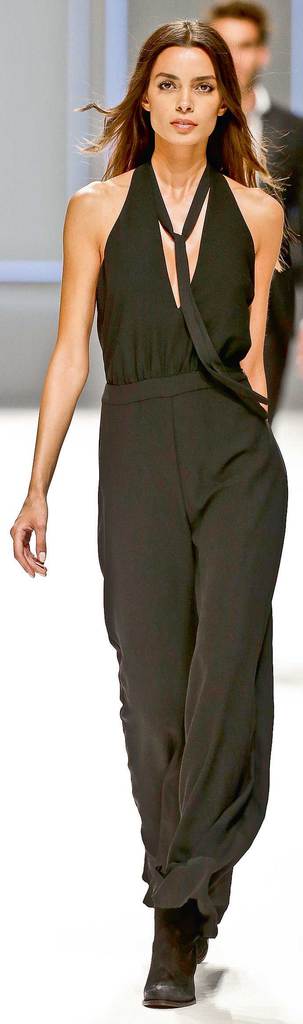 Mango yeni koleksiyonunu Barselona'da tanıttı