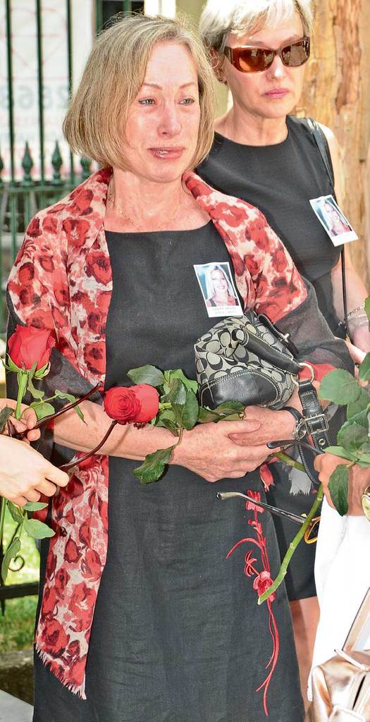 Sevenleri gözyaşlarıyla uğurladı