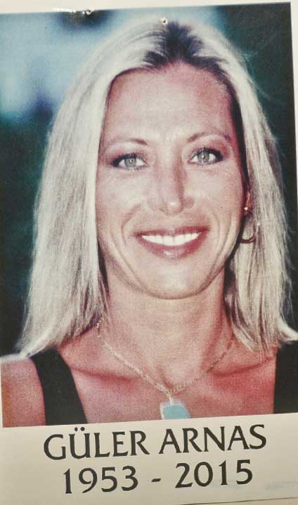 Sevenleri gözyaşlarıyla uğurladı