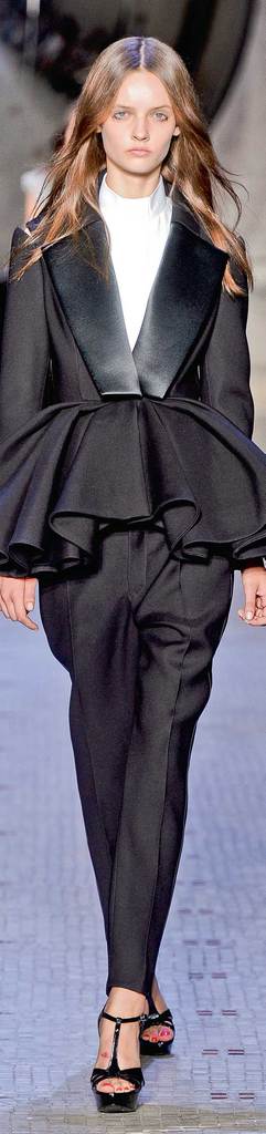 En gözde tasarımcılar Paris'te 