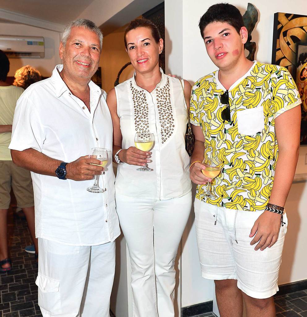 Karma sergide bir araya geldiler