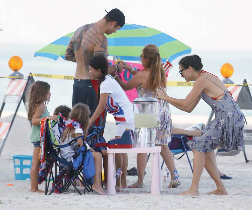 Yıldızlar tatilin keyfini çıkarıyor