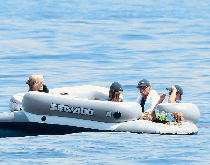 Yıldızlar tatilin keyfini çıkarıyor