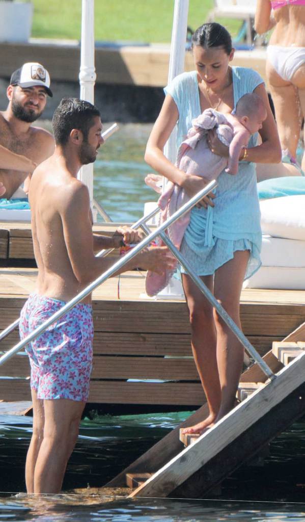 Ünlüler Bodrum'a demir attı