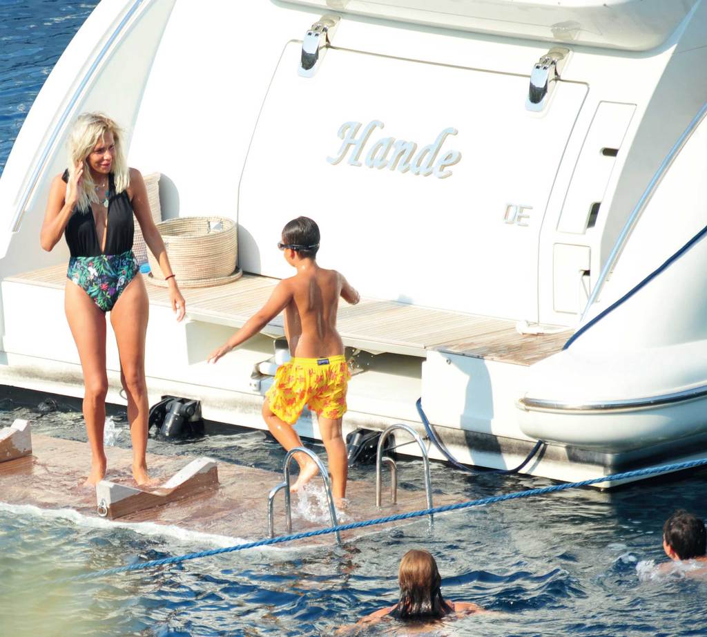 Ünlüler Bodrum'a demir attı