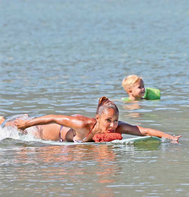 Ünlü yıldızların renkli tatilleri