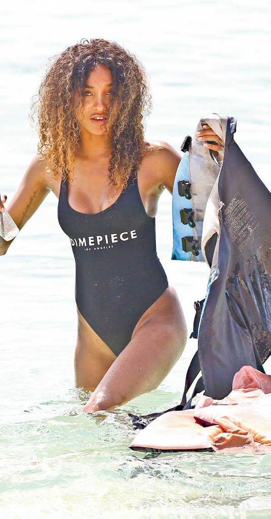 Ünlü yıldızların renkli tatilleri