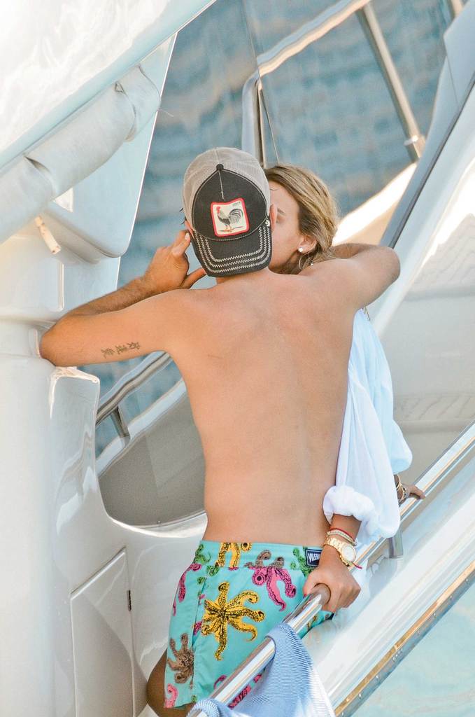 Ünlü isimlerin Bodrum tatili sürüyor