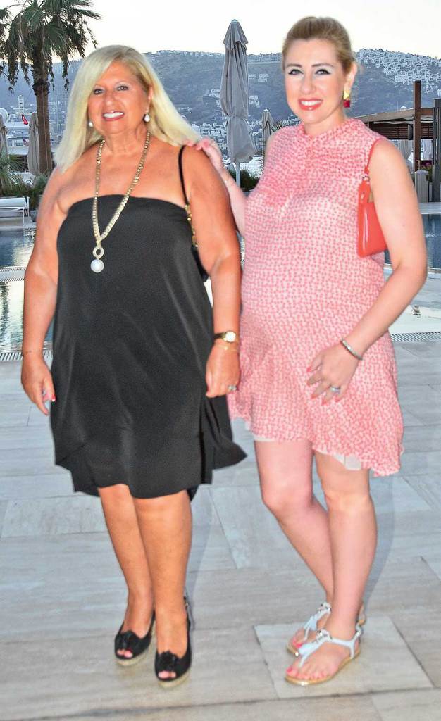 Manzara eşiliğinde sergi açılışı