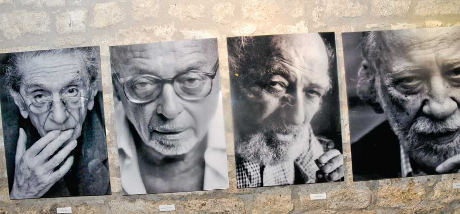 'Yüz'lerini Çeşme'de sergiliyor